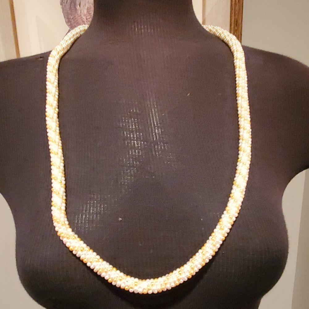White & Gold Beaded Necklace